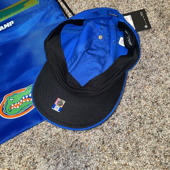 Florida Gator Drawstring Backpack & Hat - Picture 2 of 4